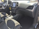 2016 Cherokee Thumbnail 26