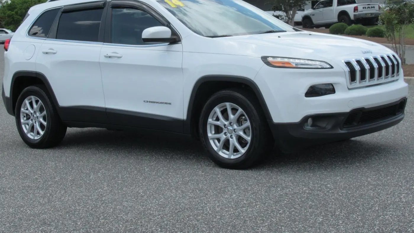 Preowned 2014 Jeep Cherokee Latitude for Sale