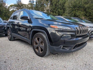 2016 Jeep Cherokee with Brilliant Black Crystal Pearlc Exterior