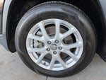 2016 Cherokee Thumbnail 8
