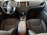2016 Cherokee Thumbnail 15