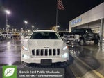 2017 Cherokee Thumbnail 3