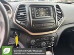 2017 Cherokee Thumbnail 19