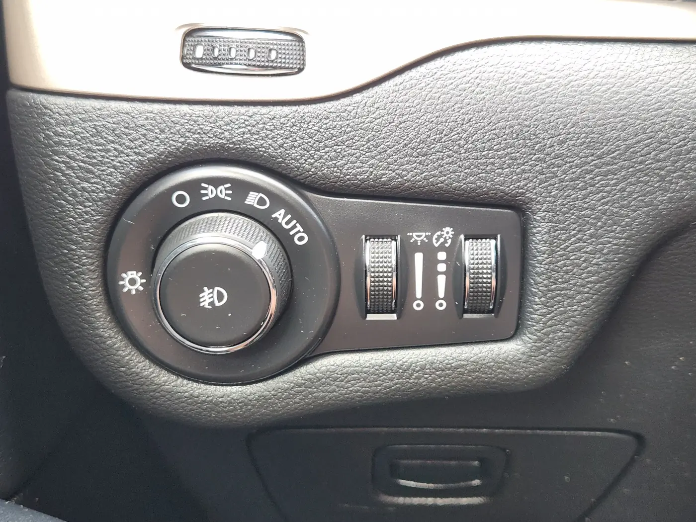 2016 Jeep Cherokee - $9,909