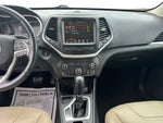 2016 Cherokee Thumbnail 13