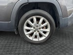 2016 Cherokee Thumbnail 17