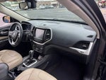 2016 Cherokee Thumbnail 19