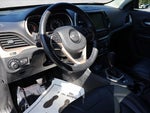 2016 Cherokee Thumbnail 10