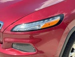 2016 Cherokee Thumbnail 10