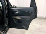 2017 Cherokee Thumbnail 23