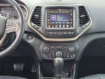 2017 Cherokee Thumbnail 19