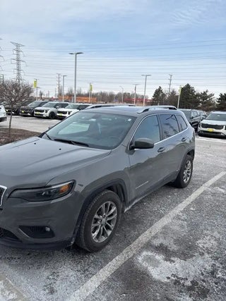 2019 Jeep Cherokee with Sting-Gray Clearcoat Exterior