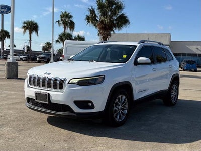 Photo of a 2019 Jeep Cherokee Latitude Plus 4DR SUV for sale