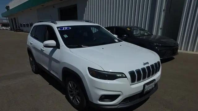 Preowned 2019 Jeep Cherokee Altitude for Sale