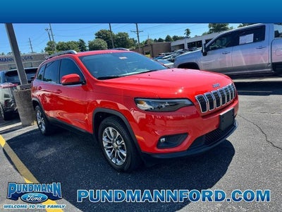 Photo of a 2021 Jeep Cherokee Latitude LUX 4DR SUV for sale