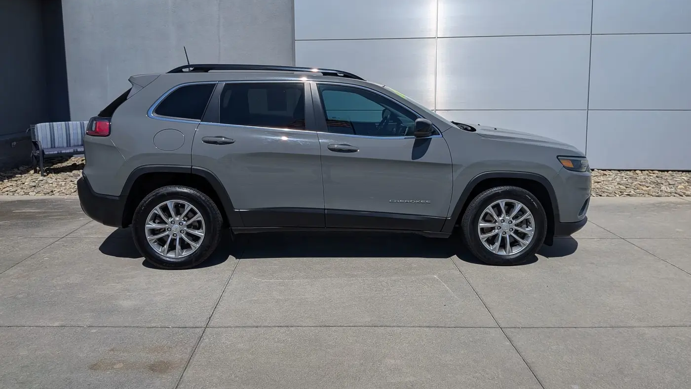 2022 Jeep Cherokee Latitude Lux