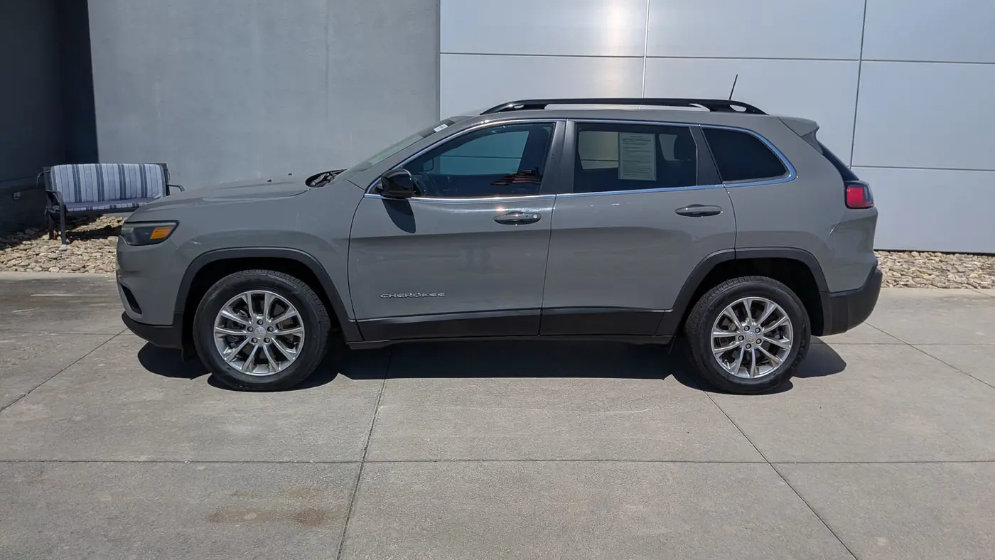 2022 Jeep Cherokee Latitude Lux