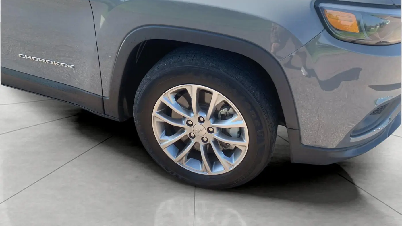 Preowned 2022 Jeep Cherokee Latitude Lux for Sale