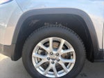 2016 Cherokee Thumbnail 11