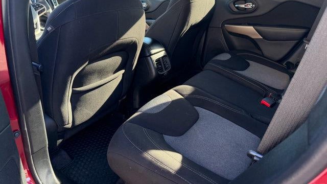 2017 Jeep Cherokee Sport