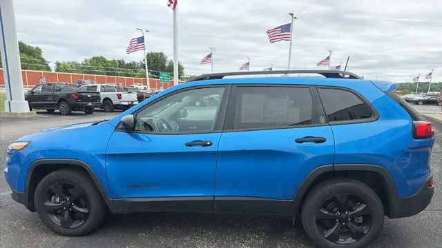 2017 Jeep Cherokee Sport