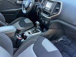 2016 Cherokee Thumbnail 18