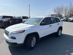 2017 Cherokee Thumbnail 16