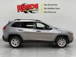 2016 Cherokee Thumbnail 6