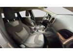 2016 Cherokee Thumbnail 16