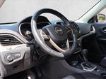2016 Cherokee Thumbnail 12
