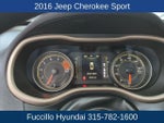 2016 Cherokee Thumbnail 19