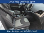2016 Cherokee Thumbnail 11