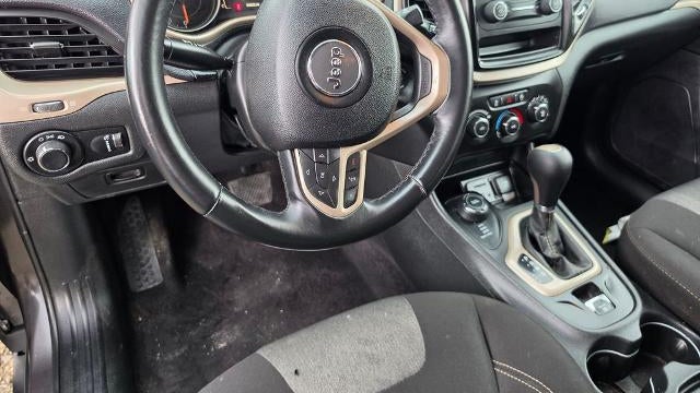2017 Jeep Cherokee Sport