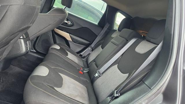 2017 Jeep Cherokee Sport