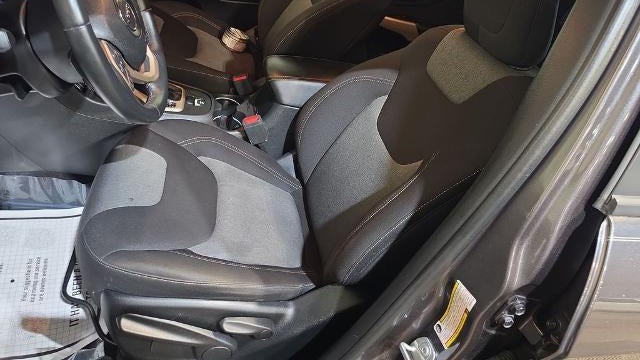 2017 Jeep Cherokee Sport