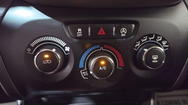2017 Jeep Cherokee Sport