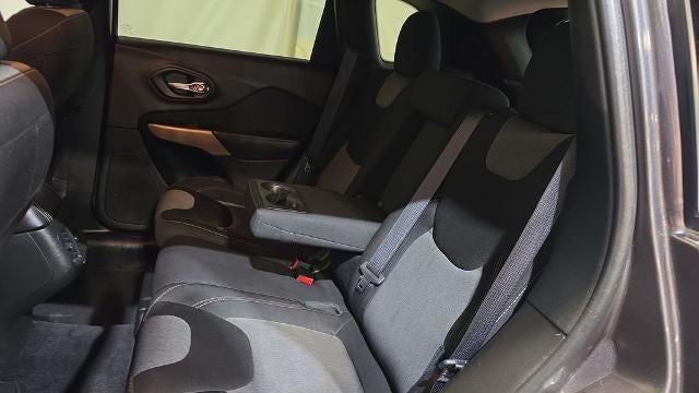2017 Jeep Cherokee Sport
