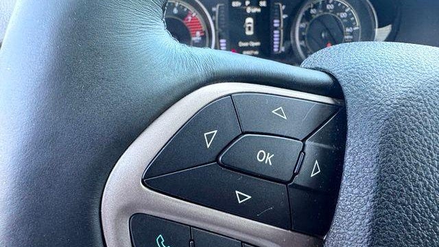 2017 Jeep Cherokee Sport