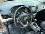 2016 Cherokee Thumbnail 10
