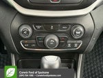 2017 Cherokee Thumbnail 27