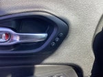 2019 Cherokee Thumbnail 22