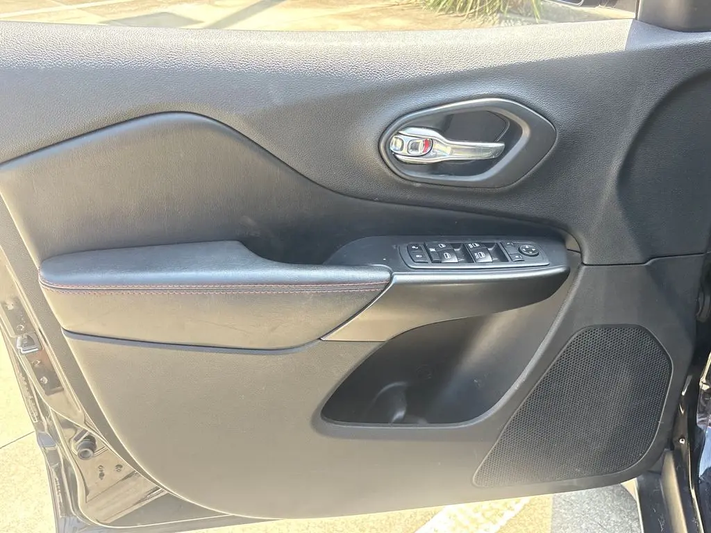 2020 Jeep Cherokee - $13,999