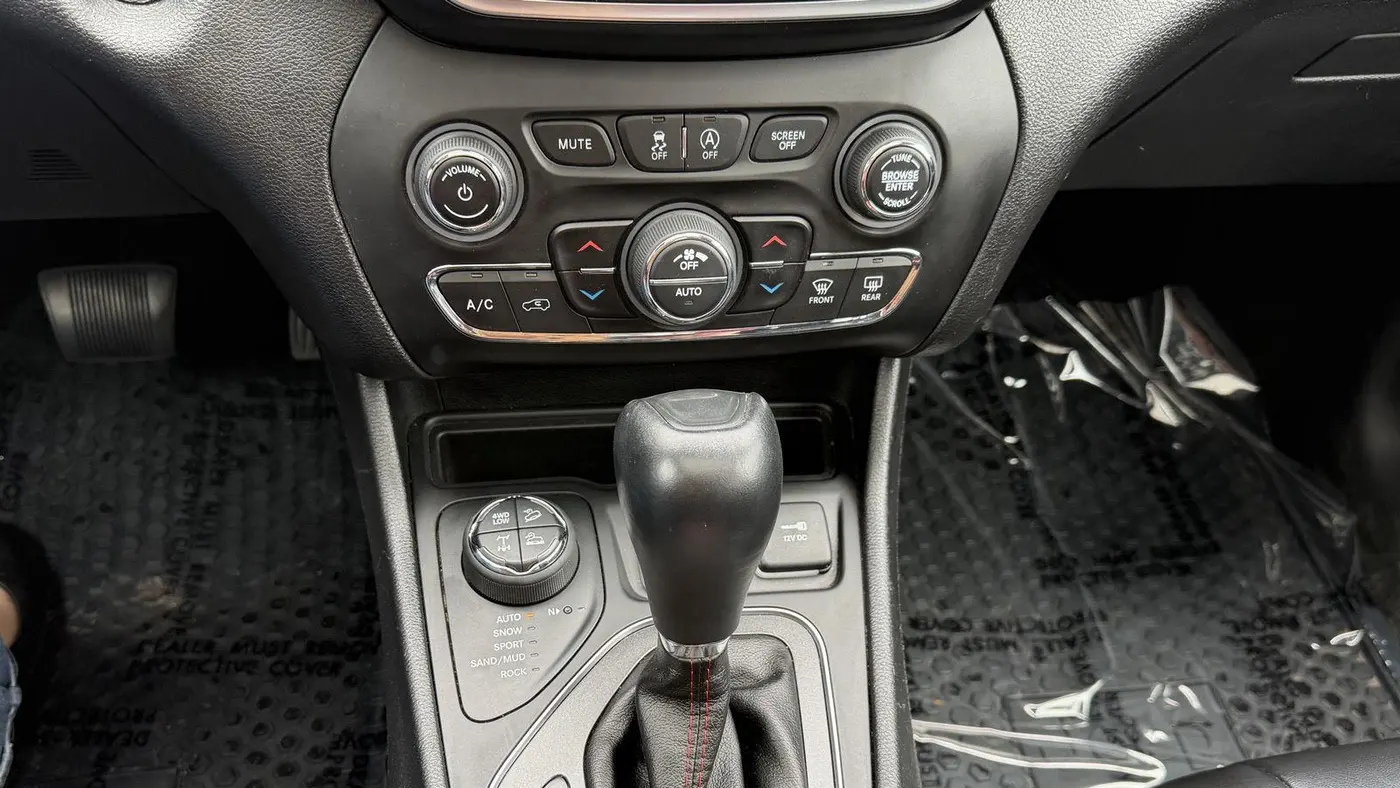 2020 Jeep Cherokee Trailhawk