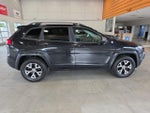 2016 Cherokee Thumbnail 7