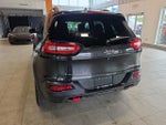 2016 Cherokee Thumbnail 11