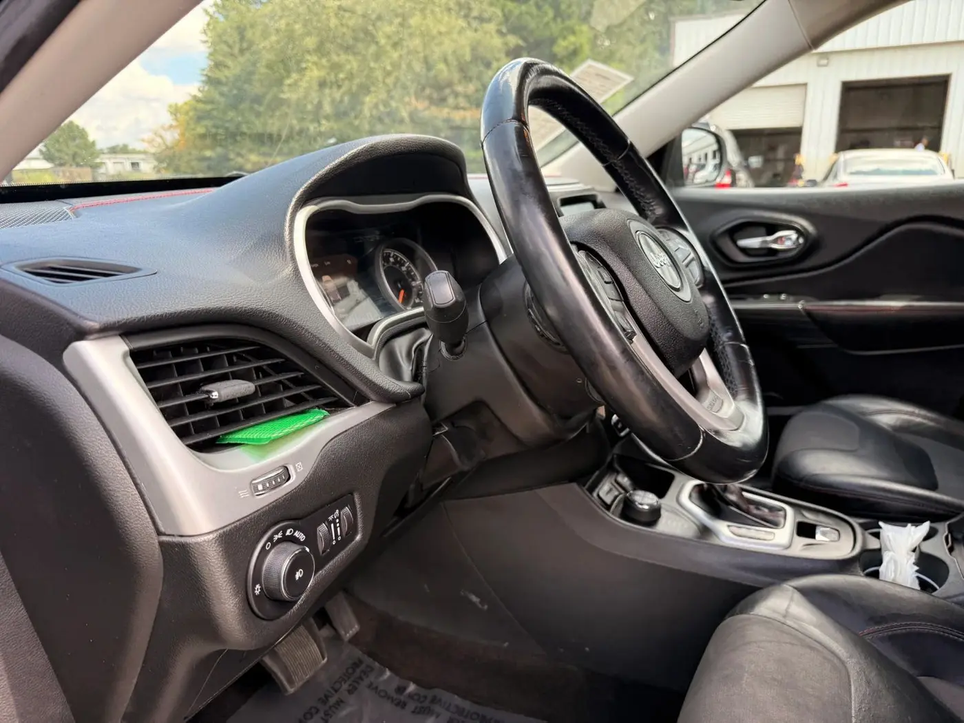 2015 Jeep Cherokee - $7,450