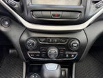 2015 Cherokee Thumbnail 17