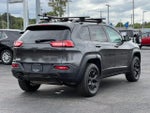 2016 Cherokee Thumbnail 38