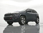 2016 Cherokee Thumbnail 38
