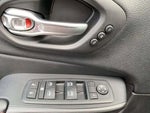 2017 Cherokee Thumbnail 15